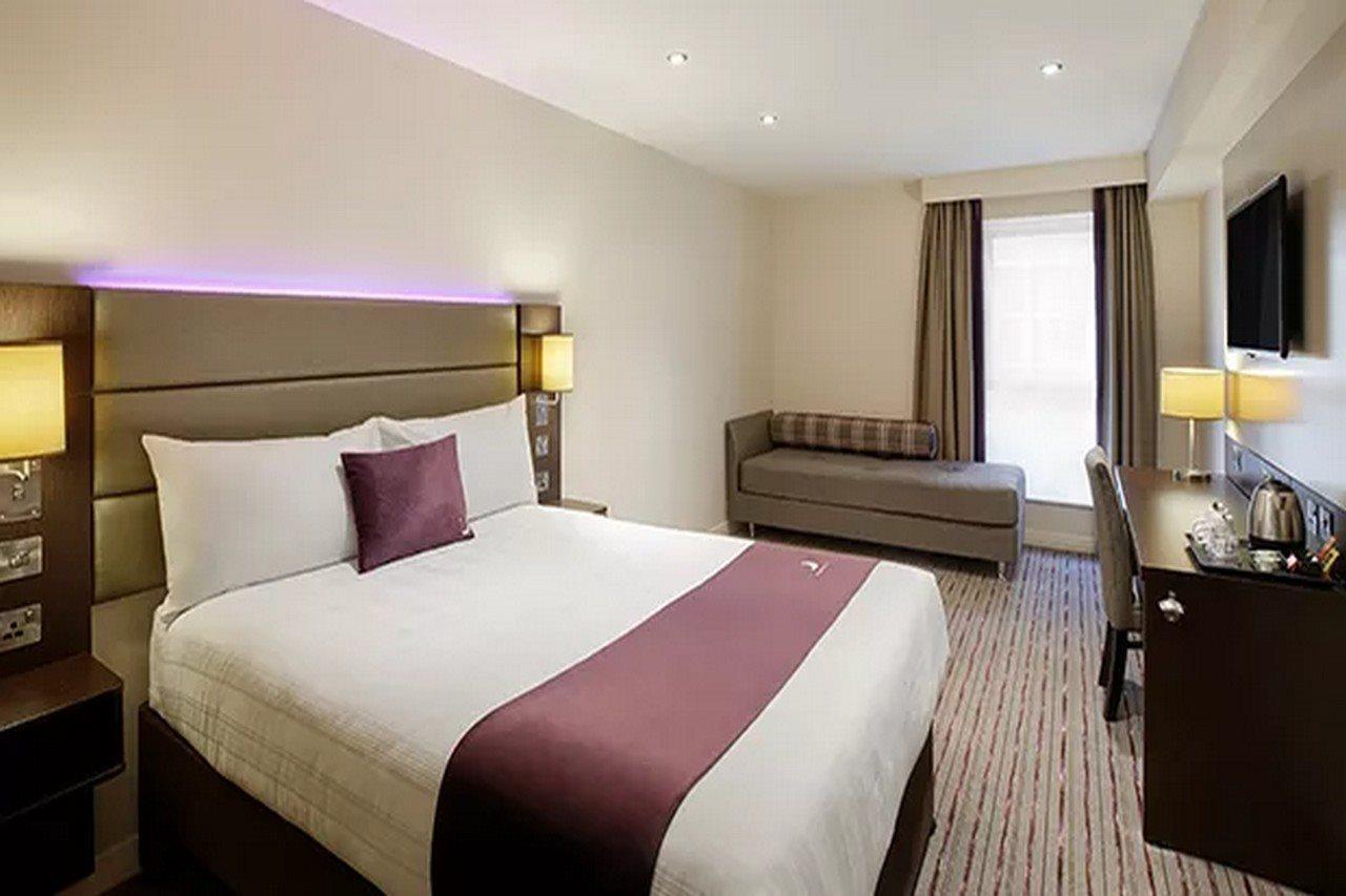 Premier Inn Manchester 奇德尔 外观 照片