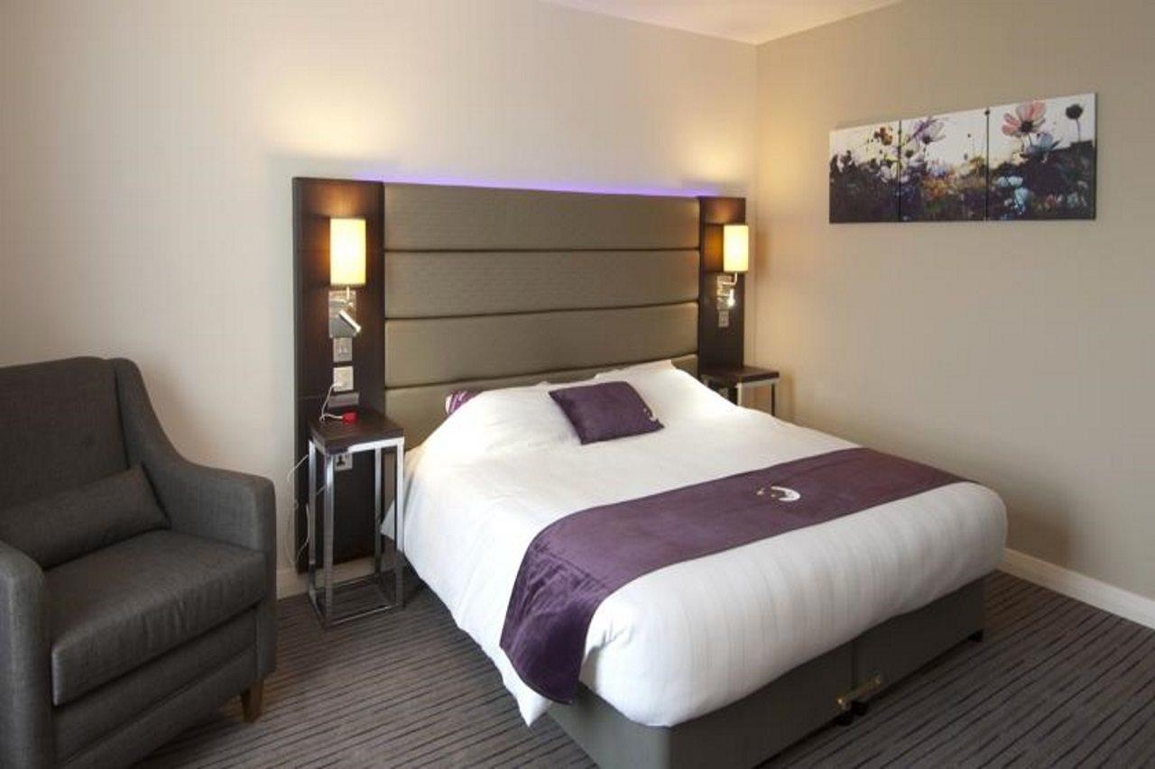 Premier Inn Manchester 奇德尔 外观 照片