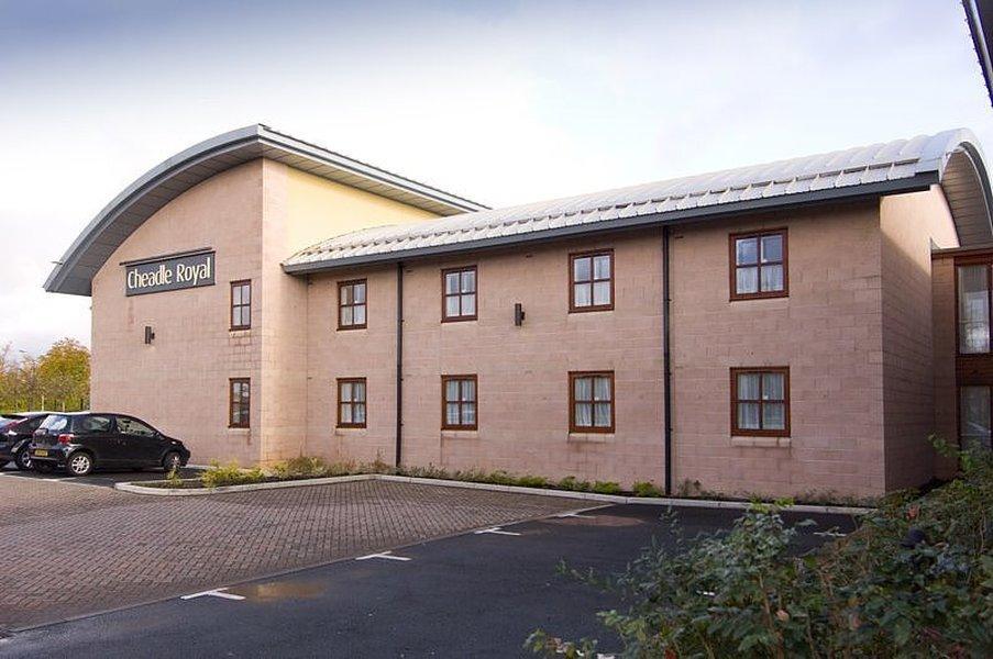 Premier Inn Manchester 奇德尔 外观 照片
