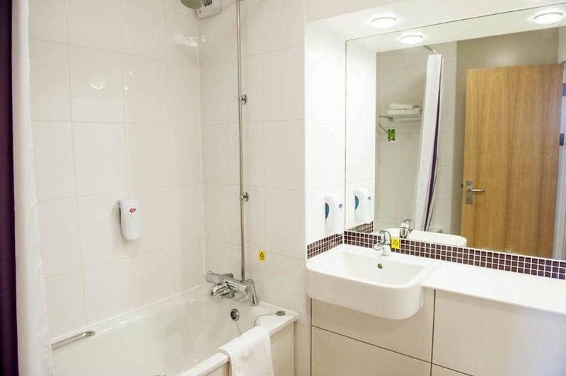 Premier Inn Manchester 奇德尔 外观 照片
